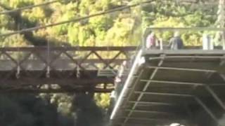 preview picture of video 'Reportage Bungee-Jump von der Kawarau Bridge in NZ'