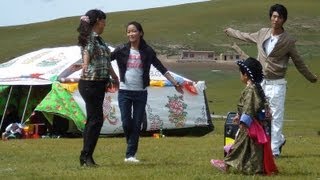 ཨ་མདོ   Dancing on the Tibetan Plateau