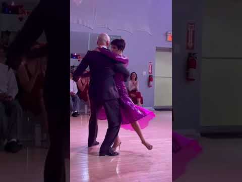  Adriana Salgado  and  Orlando Reyes  are  dancing  to  a  nontraditional song