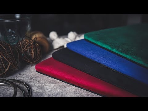 Voir la vidéo Tapis Moyen Rouge - TCC Luxe