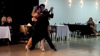 Mariana Romano y Max Vera. Sacale punta  (Donato) Sublime Espacio Cultural 22oct22 (3/4)