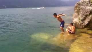 preview picture of video 'nadando en el lago de atitlan'