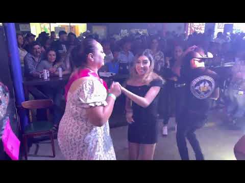 A Bailar Maria Elena! Cumbia, Con Los Caminantes