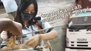 Download lagu Selamat Pagi Bakul Kopi Tuangkan Semangat Memulai Hari ☕ Saati Sopir Truk lelah Ngopi Viral Story Wa mp3 Download lagu Selamat Pagi Bakul Kopi Tuangkan Semangat Memulai Hari ☕ Saati Sopir Truk lelah Ngopi Viral Story Wa mp3