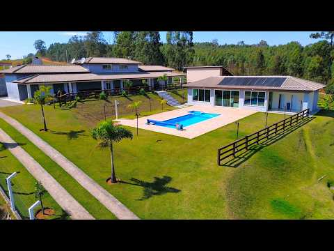 Pedra Bela: 6 suítes + piscina. Para morar ou investir.