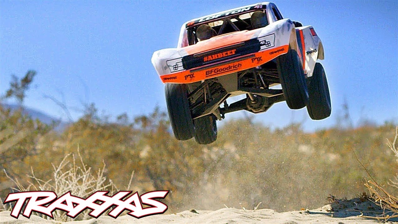 RC auto Traxxas Unlimited Desert Racer 1:8 TQi RTR, Rigid, červená