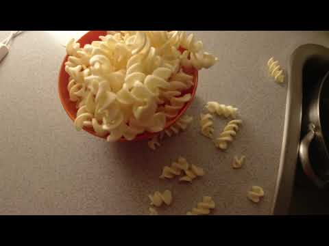 MongoTV_13015 - SPISER SKÅL CHIPS SENT MANDAG AFTEN