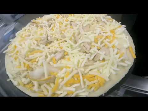 Domino's Buffalo Chicken Pizza! 😍😍😍