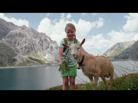 Familienwanderung am Lünersee im Brandnertal l Vorarlberg
