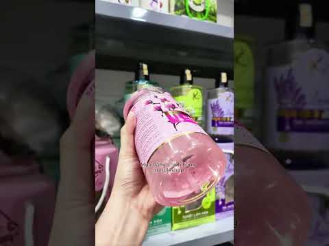 Sữa Tắm Kina Hương Nước Hoa Mộc Lan 900ml Hỗ Trợ Cấp Ẩm Dưỡng Sáng Da Mịn Màng – Tặng Kèm 1 Bông Tắm