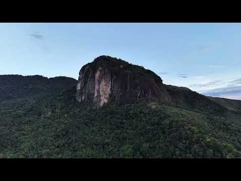 Pedra do Colégio vista de cima — Cachoeiras de Macacu, RJ (4K)
