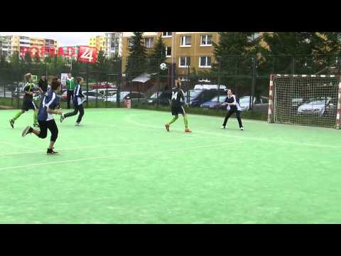 Poprad 24 - Aj dievčatá hrajú futbal - máj 2012