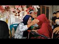 VIRAL SEORANG IBU MENYUAPI MAKANAN KEPADA 6 ORANG ANAK ANAKNYA DIUSIA SENJA