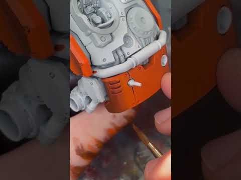 You’ll never paint orange the same again! #shorts #warhammer #40k #warhammer40000 #paintingtutorial