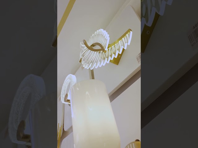 ابليك جداري مودرن إضاءة صفراء ذهبي