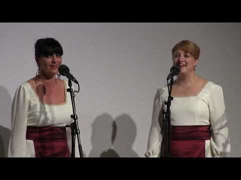 Ženska klapa Skontradura - Uberi mi majko