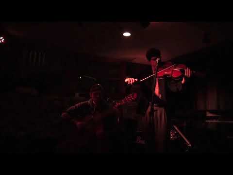 Hou-hou-hou-hou-hou!