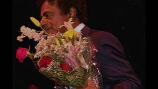 Johnny Mathis interpretando Evie