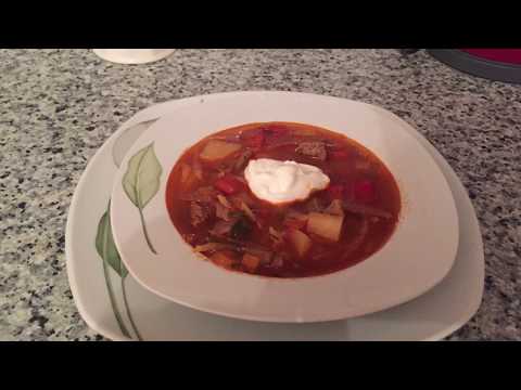 Borsch (Gemüsesuppe mit Rindfleisch)