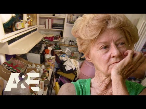 Daughters Try To Honor Dad's Dying Wish - Cleanup Mom's Hoard | Hoarders | A&E
