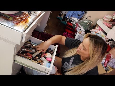 cleaning out my MAKEUP COLLECTION after 4 years!