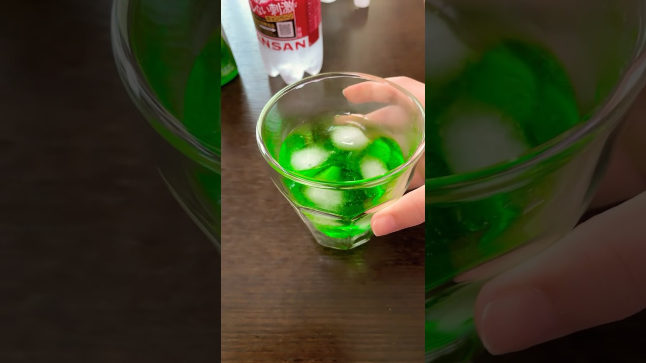 メロンソーダ作ってみた　夏はやっぱりメロンソーダ￼￼  #shorts #short #shortvideo#かき氷　I made melon soda.