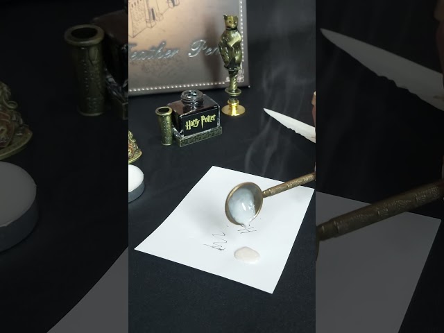 Vídeo relacionado con BLADEZ Juego de actividades de Harry Potter, artes y manualidades, juego de papelería con licencia con bolígrafos y calcomanías, haz tu propio escritorio ordenado, más de 150 piezas, Creative Maker