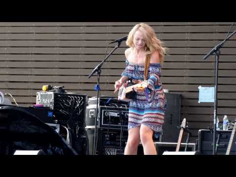 SAMANTHA FISH "GONE FOR GOOD" BLUES ON THE FOX AURORA