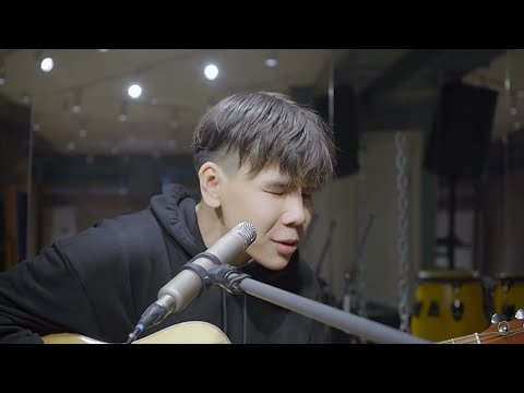 Green Room Live: Chris Amorist - Cherry and Pie