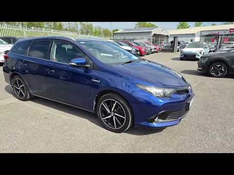 Toyota Auris Hybrid Aura Touring Sports - Image 2