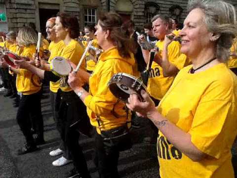 Jamma de Samba - Bath Half Marathon 2017 - 6/8 and Batucada