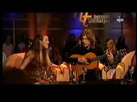 Txoria txori, John Kelly & Maite Itoiz