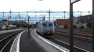 preview picture of video '[SJ] X2000 from Stockholm C and Gävle arrives at Sundsvall station.'