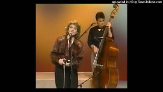 Alison Krauss &amp; Union Station -- Heartstrings, LIVE, 06-02-91, Preston, CT