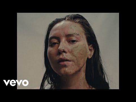 Sandrayati - La Loba (Official Music Video)