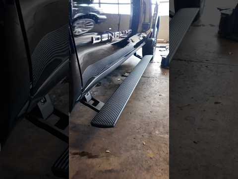 Install Rough Country Powered Running Boards on a 2024 GMC Denali HD! #roughcountry