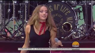The Voice Brynn Cartelli performs Walk My Way Today