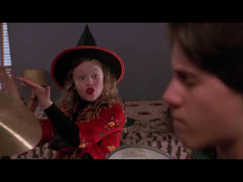 Hocus Pocus 1993 max takes his sister Dani out trick r treating scene