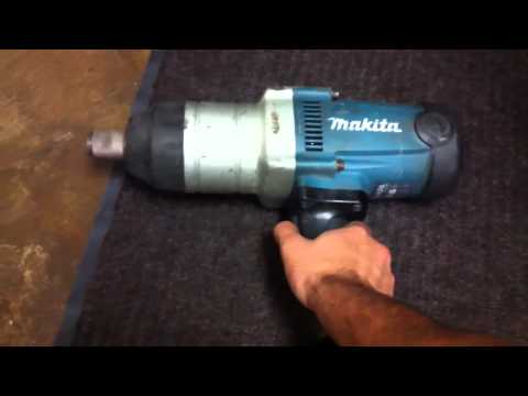 Makita Smūginis veržliasukis TW1000 1 200 W • 1" • 1 000 Nm video