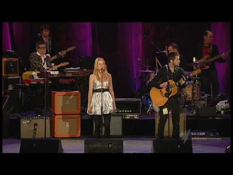Paul Kelly, Glenn Richards & Patience Hodgson - Leaps And Bounds (Live @ Rockwiz)