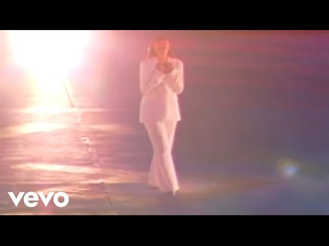 Fernanda Brum - Quebrantado Coração (Official Music Video)