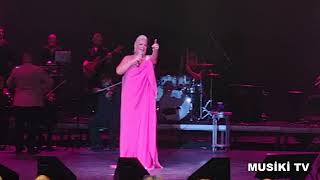AYTA SÖZERİ - Gülümse (Sezen Aksu cover) (Konser/Canlı)