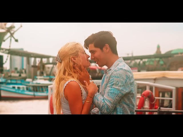 Video zu 'Liebe Kennt Keine Grenzen' ansehen