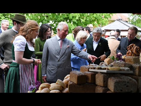 شاهد.. الأمير تشارلز وزوجته ينهيان زيارتهما لألمانيا بجولة في مزرعة …