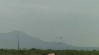 preview picture of video 'F-5 Tiger Flyby at Columbus, NM Airpark'