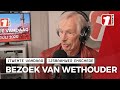 Bewoner IJsbaanweg Enschede kreeg bezoek van wethouder Diepemaat vanwege daling woningwaarde