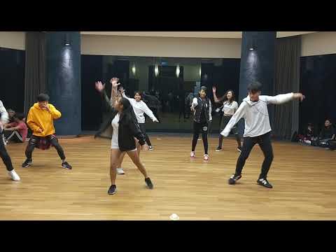KPOP Dance Off Vol 103: Stray Kidz - My Pace