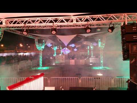 DEBOXE E ROBSON E THIAGO NO ESTACIONAMENTO DA IGREJA BARCA EM SAMAMBAIA