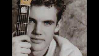 09 •  Tyler Hilton - New York Can Wait   (Demo Length Version)