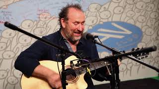 Colin Hay covers the Velvet Underground&#39;s &quot;She&#39;s My Best Friend&quot;
